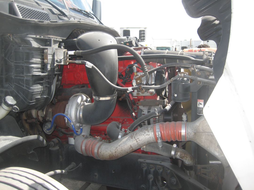 2013 FREIGHTLINER Cascadia - Image 11